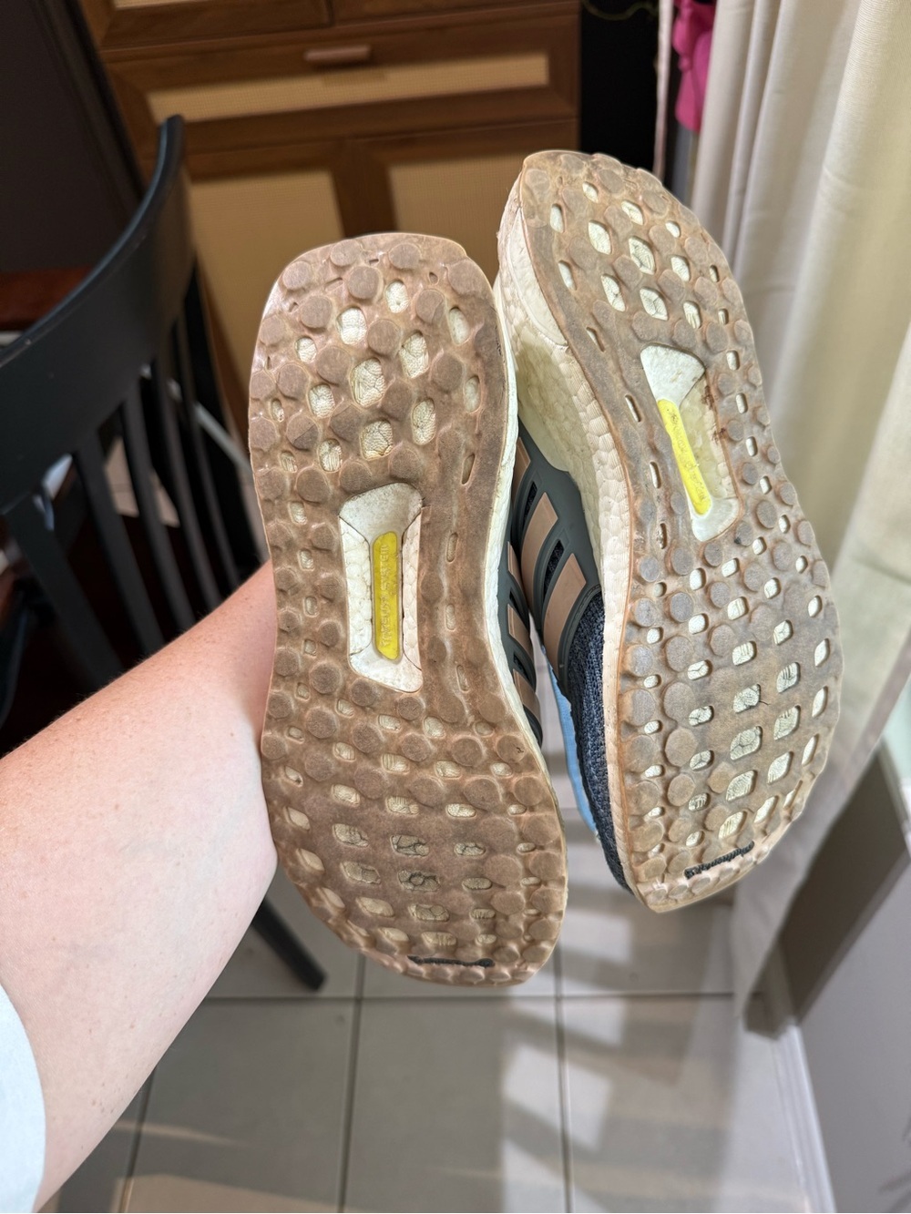 adidas Ultraboost 4.0 Sneakers in Blue and Pink - Picture 4 of 7